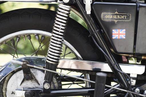 biking vintage  motorcycle  transport  close up  british  bike  wheel