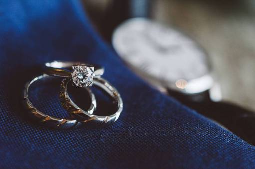 reloj anillos de boda bokeh matrimonio amor felicidad propuesta
