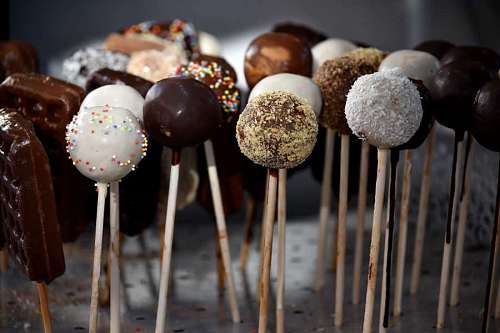 palitos de chocolate leche delicioso hecho a mano caramelo oscuro azúcar caramelo dulce