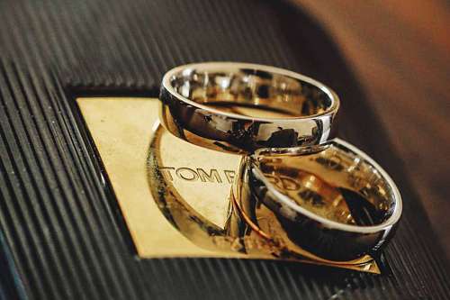 20 anos Cerrar resplandor dorado lujo en el interior anillos de reflexión anillo