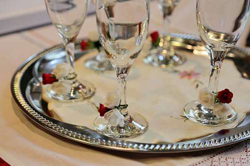 decoration crystal wine arrangement champagne drink winery tablecloth elegant glass