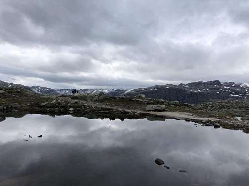 montaña nieve agua invierno niebla lago montañas paisaje litoral naturaleza kb