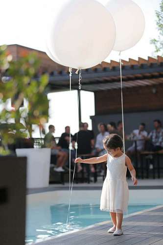 globo juguetón infancia globo niño piscina restaurante calle