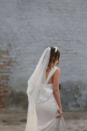 veil veil bride gorgeous glamour street silk hairstyle 