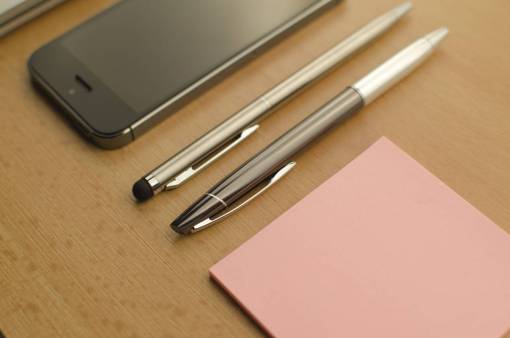 manzana tecnología mac notas adhesivas bolígrafo notas rosas
