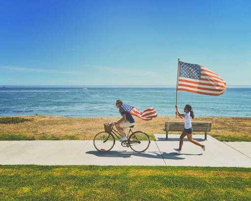 bicicleta bicicleta pareja feliz dulce feliz bandera americana