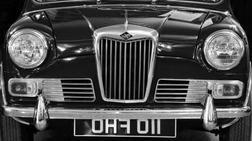 vehiculo vintage coche vehículo vintage riley en blanco y negro monocromo en escala de grises