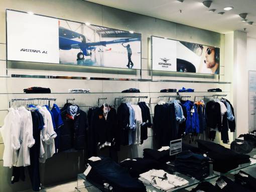 folded clothes  store  hang  lights  shopping  model  sleeves