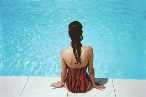 brunette girl  woman  swimming  pool  swimsuit  long hair  brunette