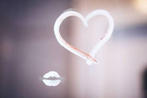 lapiz labial corazón amor labios lápiz labial espejo