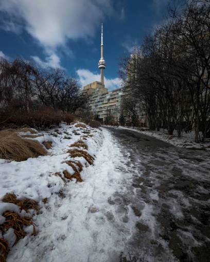 invierno al aire libre invierno toronto; río; nieve paisaje urbano arquitectura nieve lugar famoso