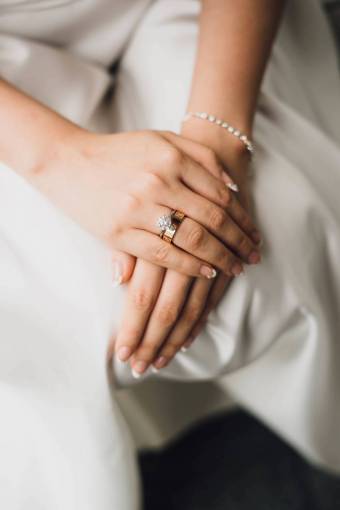 anillo propuesta de anillo de bodas matrimonio pareja vestido novia