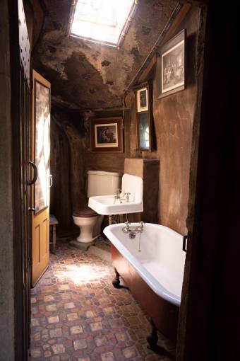 tap-to-pay antique  bathroom  house  bath  sink  faucet  tap