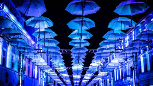rays backgrounds umbrella umbrellas;roof;blue night rain blue