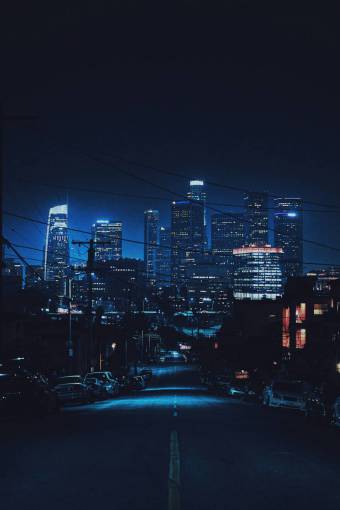 pantalla Horizonte de la ciudad Cyberpunk por la noche