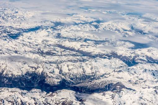 antena montaña nubes cielo viajes aéreos naturaleza aventura