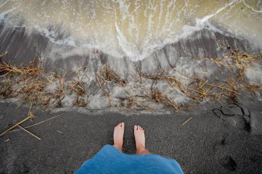 feet nature  human  feet  people  travel  water  beach