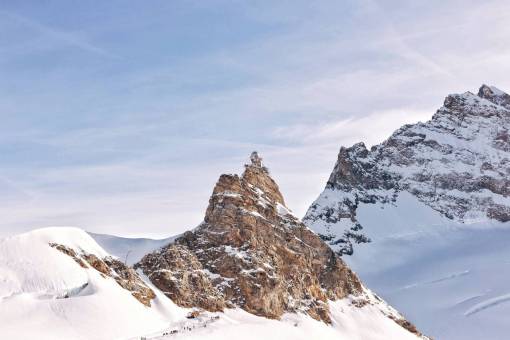 cumbre naturaleza paisaje montañas cumbre picos nieve cielo