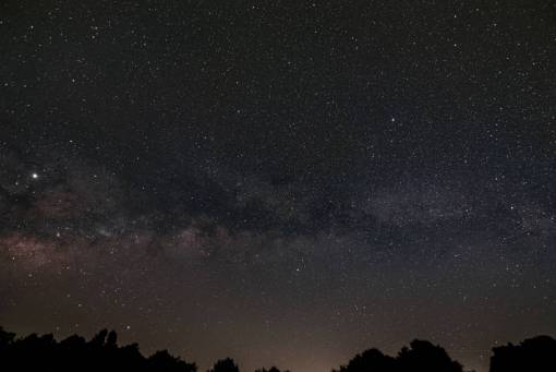 galaxia noche cielo estrellado galaxia espacio silueta naturaleza