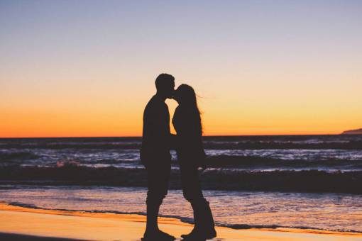 intimidad gente hombre mujer pareja amor silueta corazón