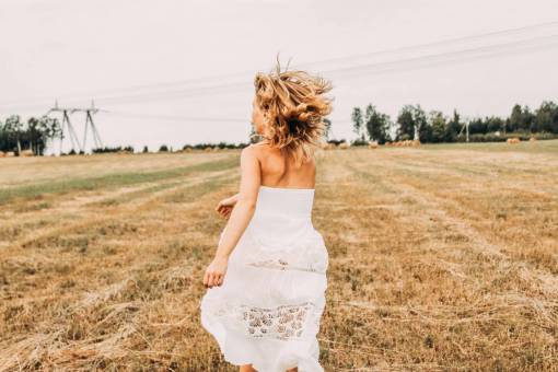 people  woman  fashion  hair  blonde  grass  green