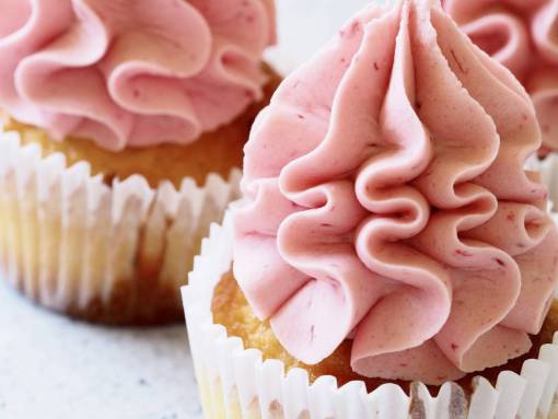 formaciones Magdalena rosa pastel de glaseado postre cerrar pastelería
