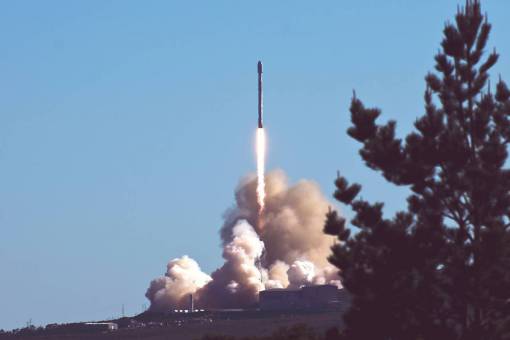 spacecraft rocket  smoke  trees  clouds  sky  missile  spacecraft

