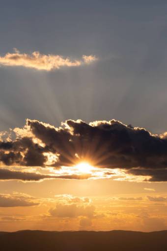 ray rayos de sol nubes cielo dorado amanecer puesta de sol