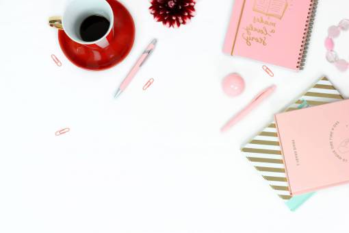 ray lugar de trabajo escritorio femenino rosa cuadernos bolígrafos oro