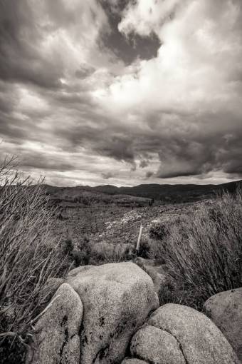 blanco y negro yosemite en blanco y negro naturaleza drama al aire libre grandes rocas nubes
