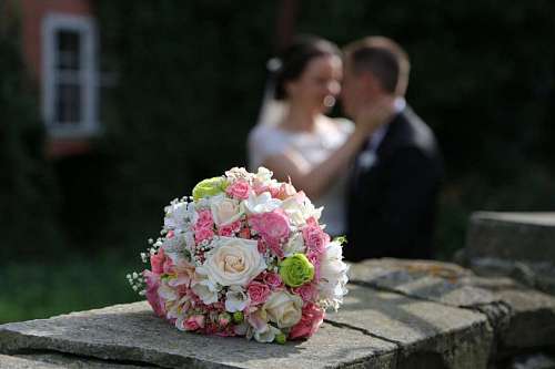 bouquet groom marriage married bride flowers 
