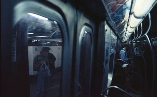 viajeros metro de la ciudad viajeros peatones transporte urbano personas