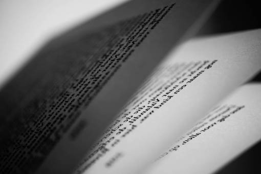 artico objetos inmóviles cosas libros leídos páginas voltear