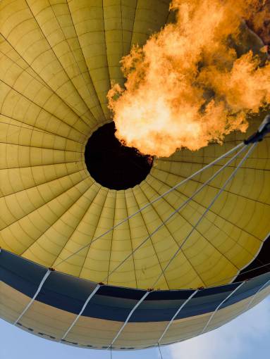 hot-air-balloon air balloon;fire hot air balloon backgrounds outdoors