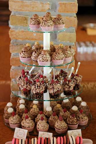 heladas confitería helado frambuesa magdalena caramelo chocolate celebración decoración regalo