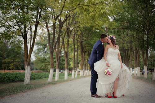 besos campo novio beso novia pueblo casado camino