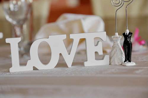 figurine figurine romance sculpture marriage valentin saint liebe hochzeit indoors valentine furniture ehe herz seide objekt form drinnen romantik amour mariage