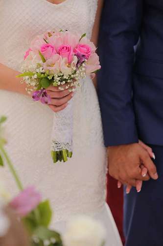 compras novio ramo novia manos matrimonio compromiso evento flores
