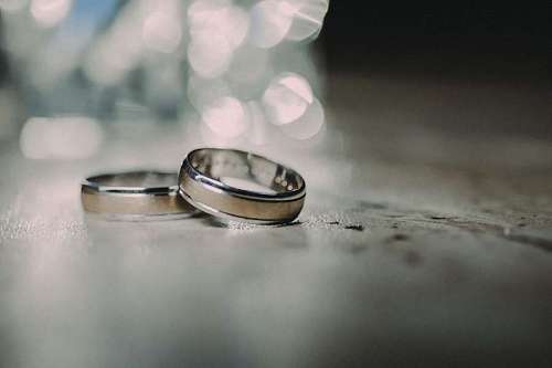 platinum platinum sepia backlight ring close reflection blur engagement
