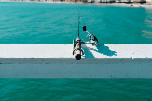muelle caña de pescar, muelle, agua, océano, mar, soleado