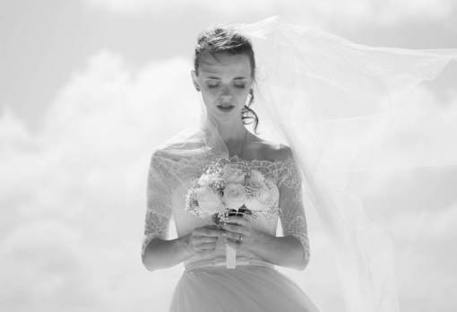 novia gente mujer blanco y negro monocromo boda novia flores