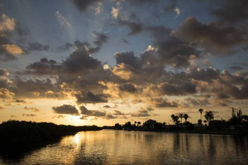 tarde puesta de sol nubes cielo florida sol nubes dramático
