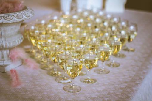white  wine  glass  drink  beverage  party  table
