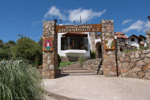 montanas Paisaje urbano de la ciudad de La Cumbresita, provincia de Córdoba, Argentina