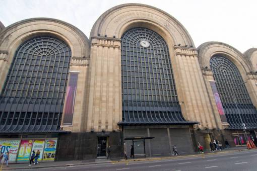 cielos Fachada de Abasto Shopping en Buenos Aires, Argentina
