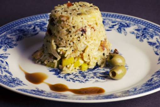 rice chicken fried rice  food  lunch  dinner  olives  plate

