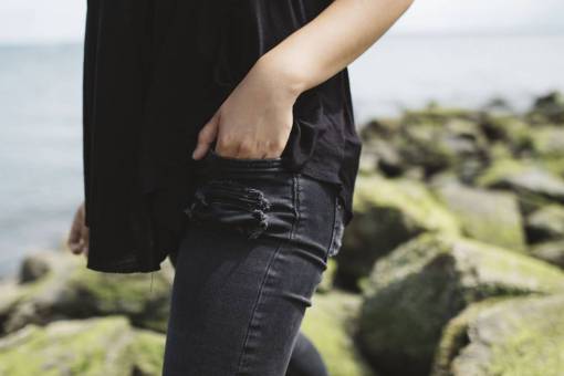mezcla gente mujer mezclilla moda negro agua océano