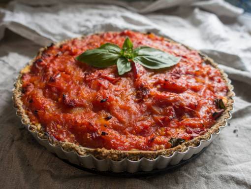 tart pie  food  bake  tart  dish  table  restaurant
