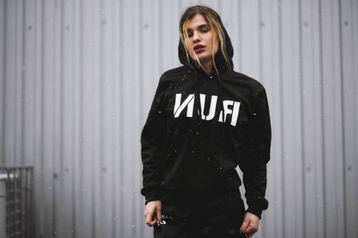 jogging run  woman  model  fashion  black  jersey  sport