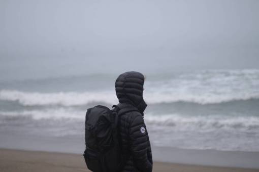 mochila mar océano chapoteo ondulaciones naturaleza olas aventura
